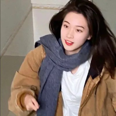 前程似锦的年轻女人
